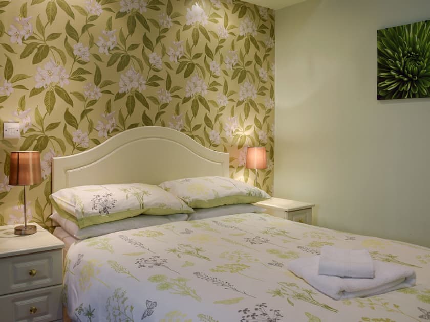 Comfortable double bedroom with en-suite | Elm Cottage - Elm Cottages, Cwmbach, near Whitland