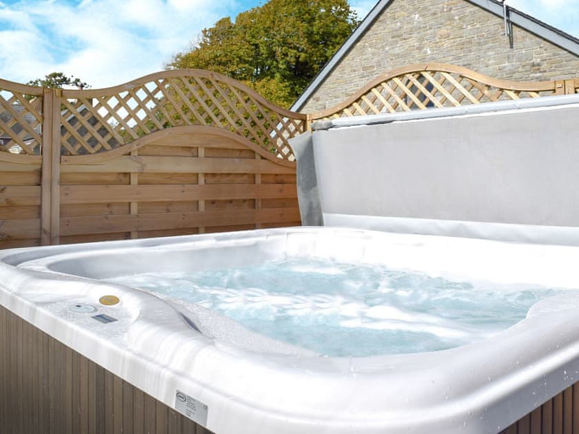 Wonderful relaxing hot tub | Ty Llo - Tanylan Farm Cottages, Kidwelly