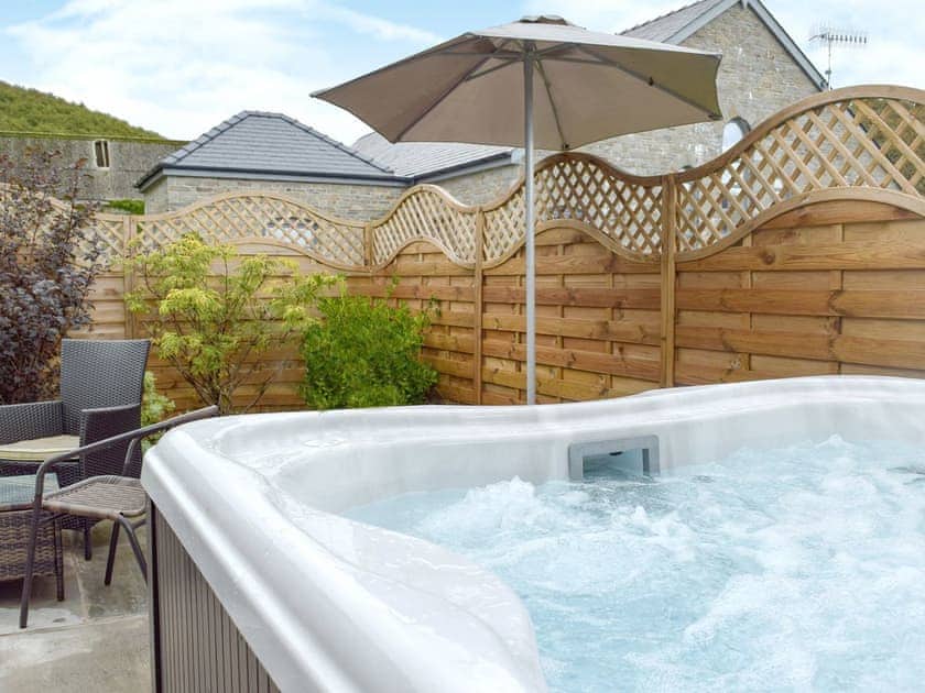 Wonderful relaxing hot tub | Coal House - Tanylan Farm Cottages, Kidwelly