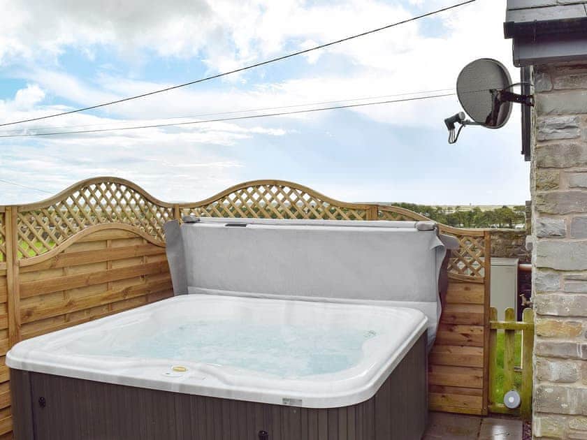 Private hot tub | Coal House - Tanylan Farm Cottages, Kidwelly