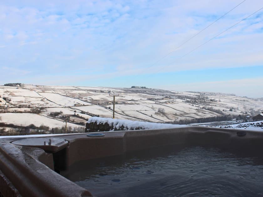 Hot tub | Daisy Cottage - Buckley Green Bottom Farm, Buckley Green, near Haworth