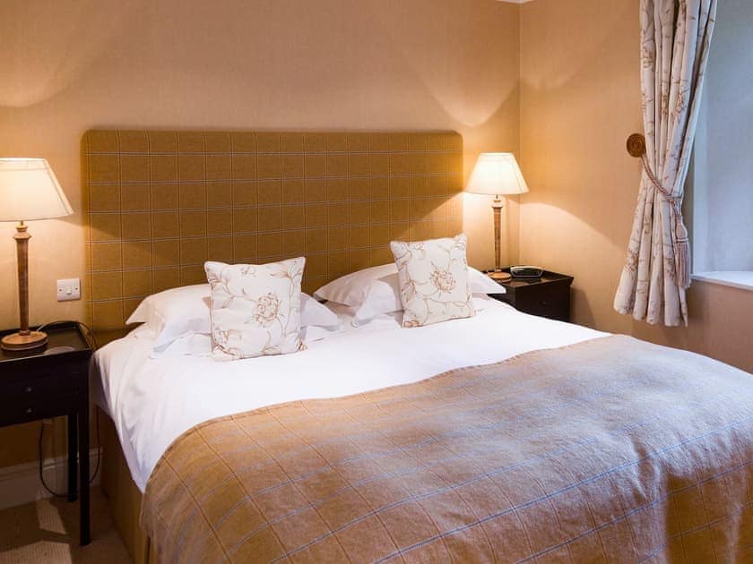 Second bedroom, with superkingsize bed, also available as a twin | The Gatehouse, Ambleside