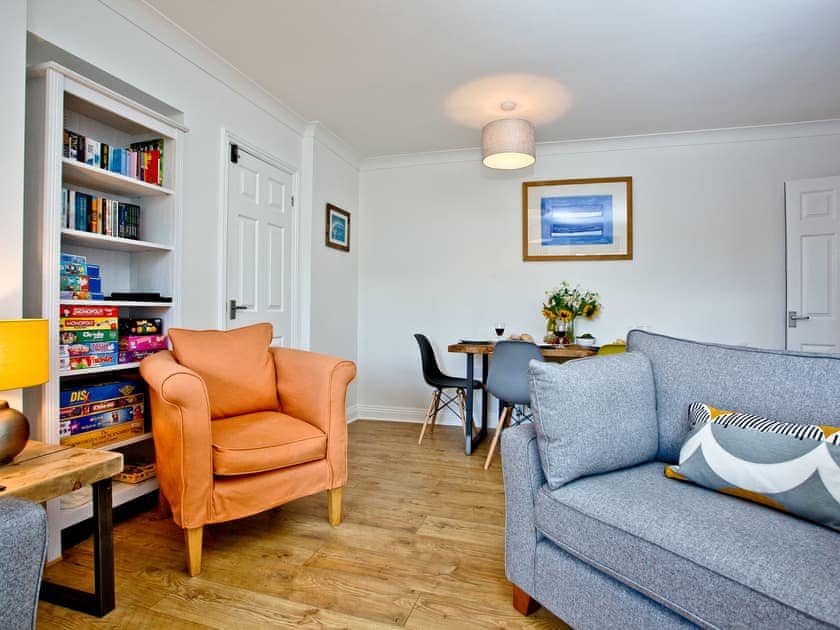 Living room/dining room | 5 Devon Beach Court, Woolacombe