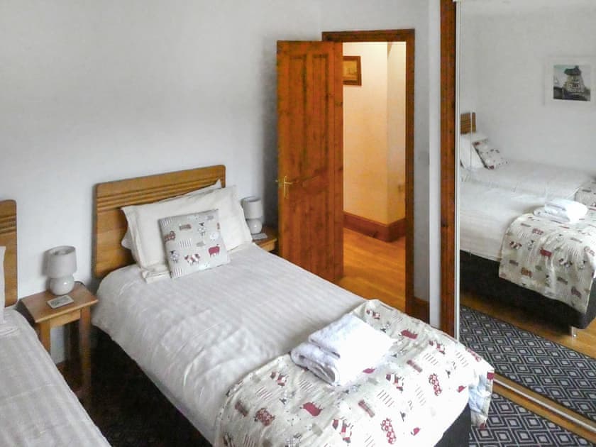 Twin bedroom  - can be a super kingsize on request | Bramblebank, Ambleside