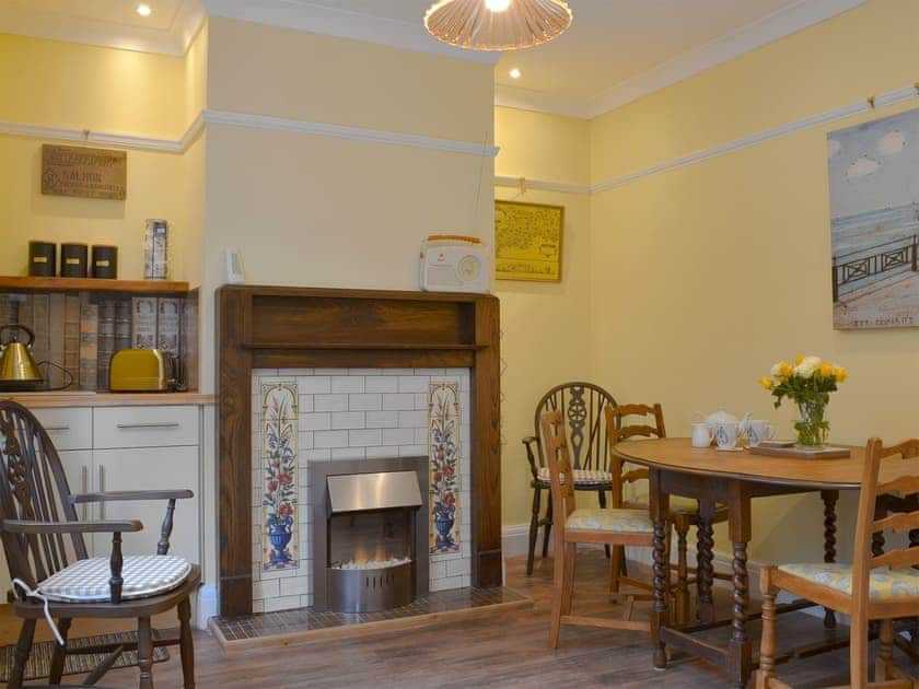 Charming dining room | Avoca, Looe