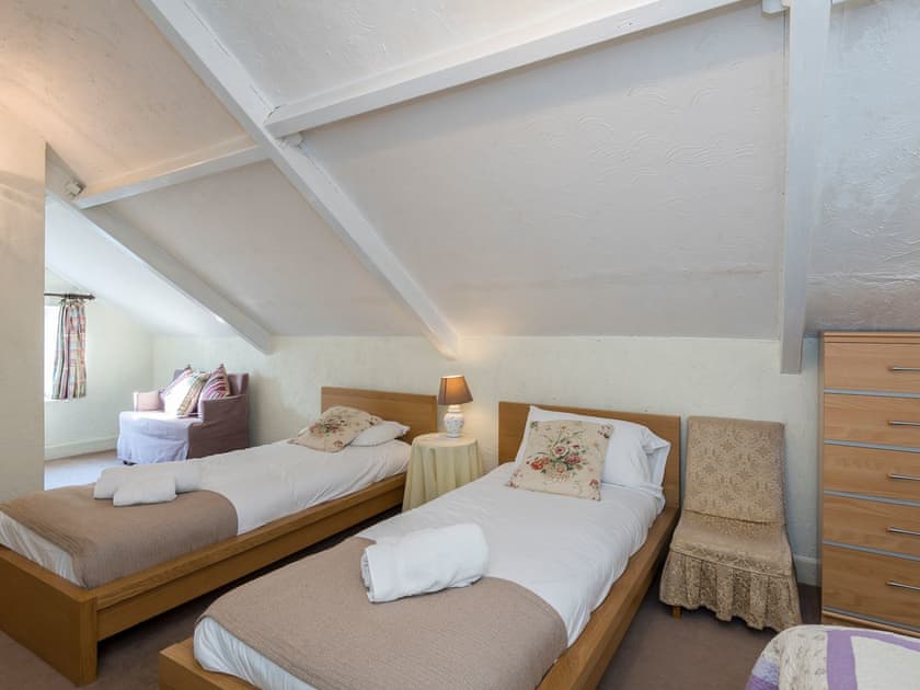 Double bedroom with twin beds | The Manor House - Manor Mews, Tattersett, near Fakenham