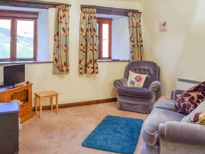 Spacious open plan living area | Willow Cottage - Round Hill Farm, Kirkstone near Ambleside