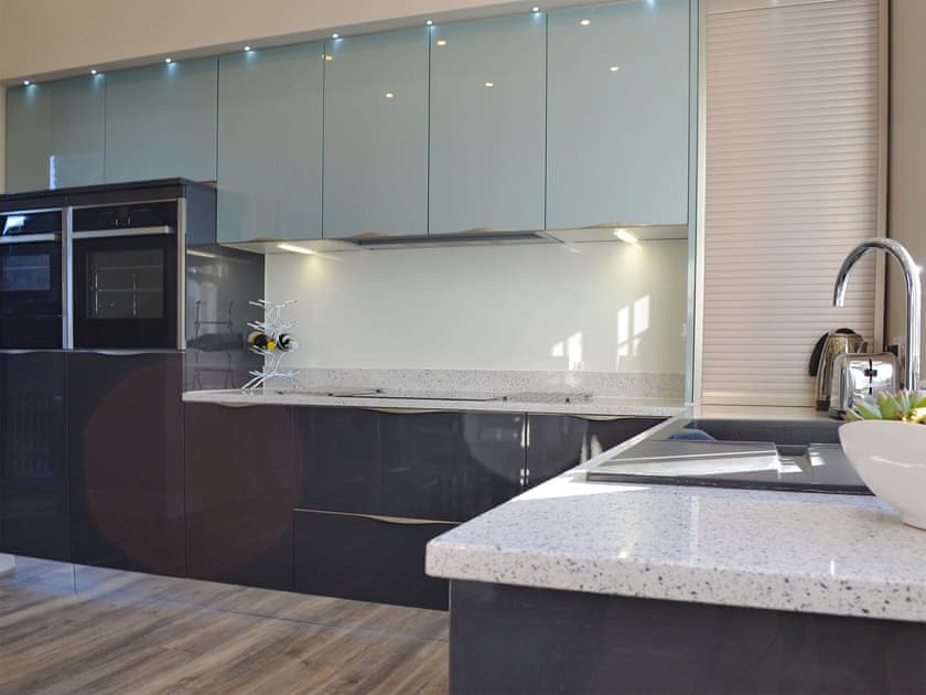 Well equipped kitchen/ dining room | The Station House - Station House Cottages, Upper Poppleton, near York