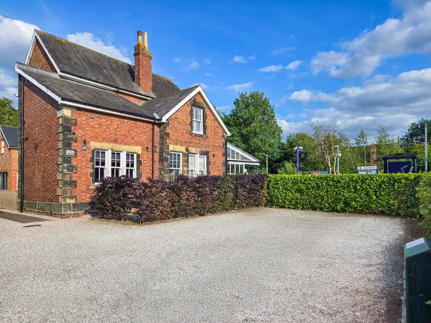 Excellent holiday home with parking for 1 car | Station House Cottages, Upper Poppleton, near York