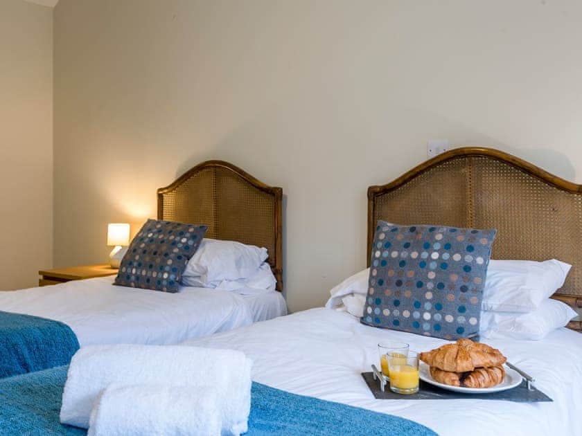 Twin bedroom | The Milking Parlour - Manor Mews, Tattersett, near Fakenham