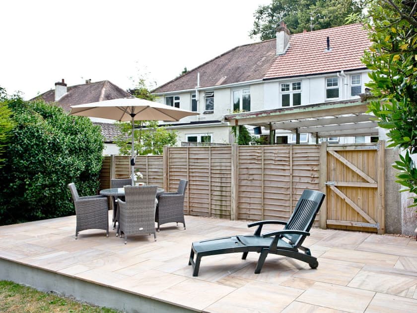 Sitting-out-area | Oldway Apartment, Paignton