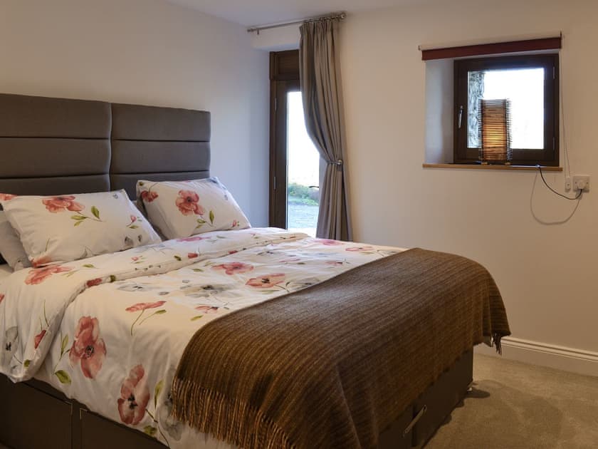 Double bedroom | 1 Barnagh Barn, Rhen Cullen, near Kirk Michael