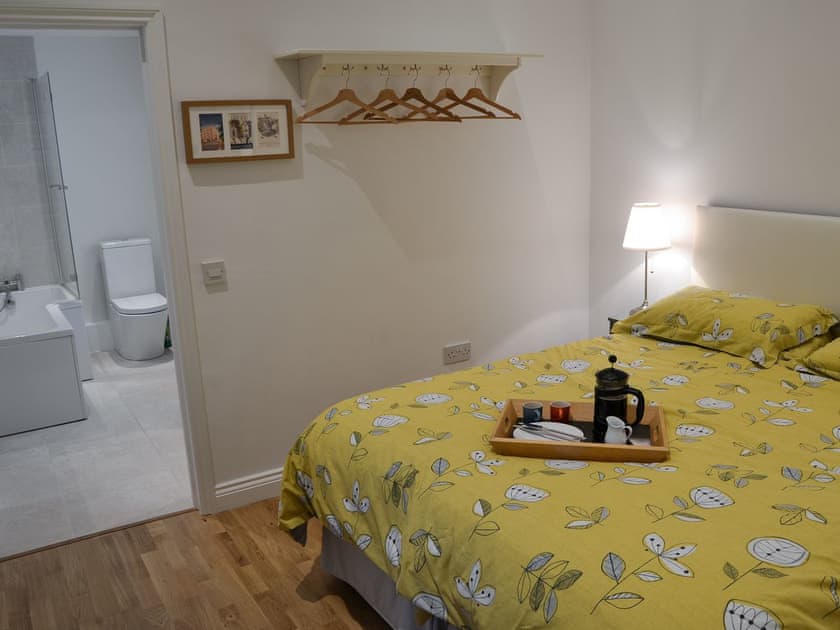 Double or twin bedroom with en-suite | Blyth Green Stable, Wacton, near Long Stratton