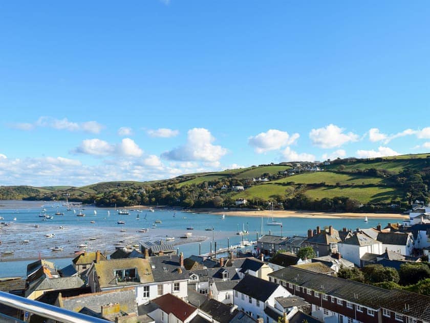 Panoramic views of the harbour and estuary | Apartment 3, Charborough House, Salcombe