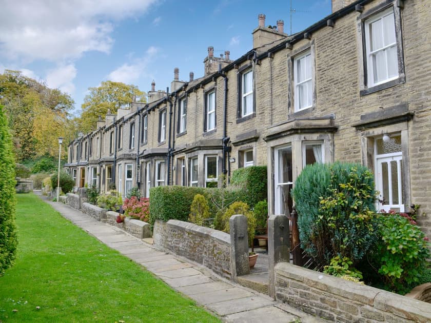 Terraced holiday cottage | Ivy Cottage, Skipton