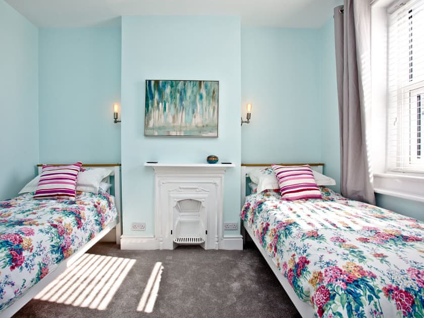 Twin bedroom | Cornerstone, Portland