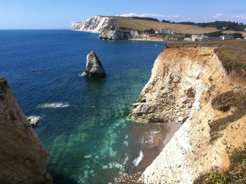Surrounding area | Greenridge, Totland Bay