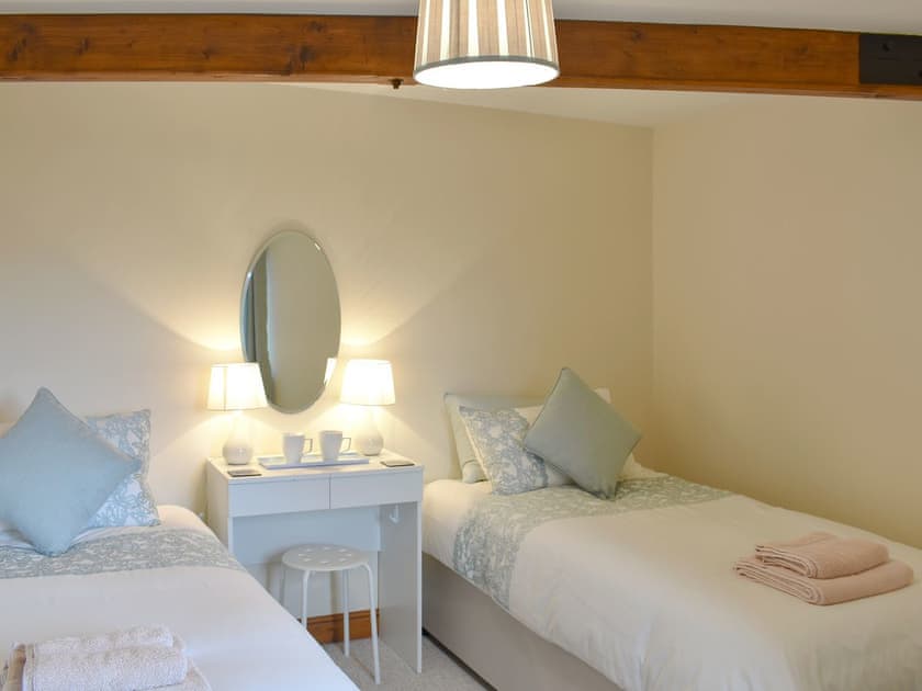Cosy twin bedroom | Bluebell Barn, Newbiggin on Lune, near Kirkby Stephen