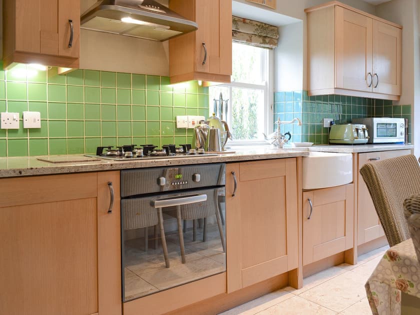 Well-equipped kitchen | Bridge House, Helmsley