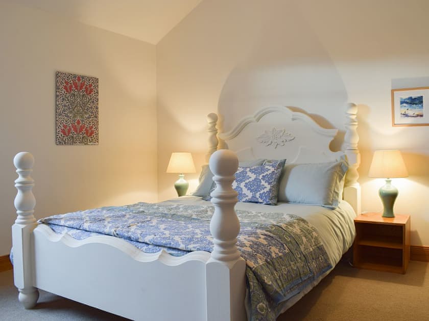 Peaceful double bedroom | Lucklaw Steading Cottage, Balmullo, near St Andrews