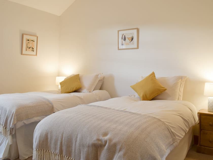 Relaxing twin bedroom | Lucklaw Steading Cottage, Balmullo, near St Andrews