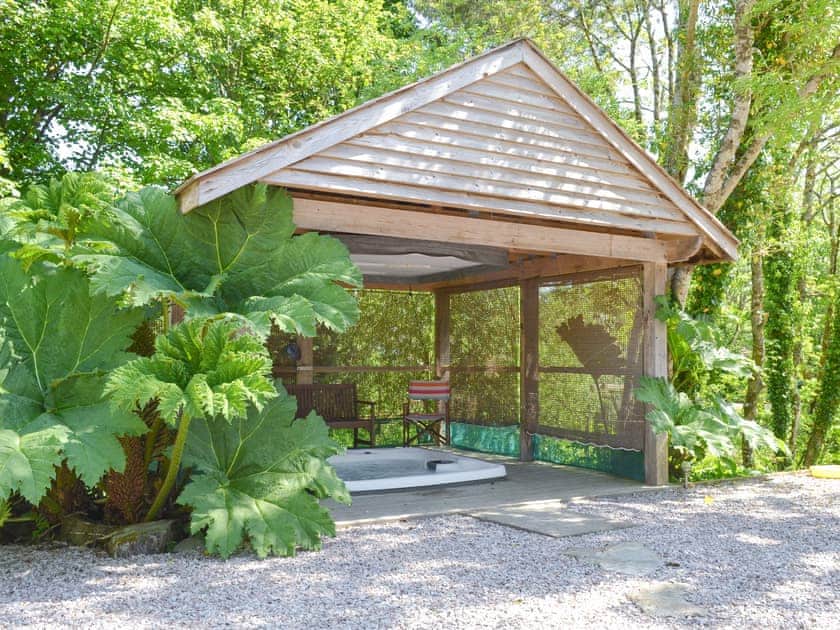 Quirky hot tub enclosure within the garden area | Tigh A Vullin, Ardfern, near Lochgilphead