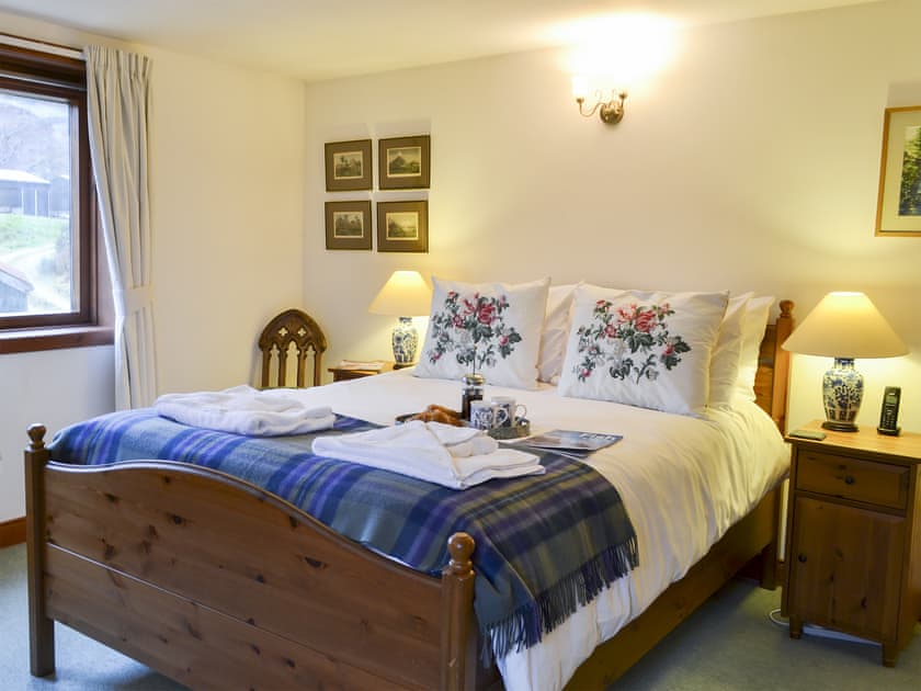 Double bedroom with en-suite shower room  | Coulags Croft, Coulags, Strathcarron