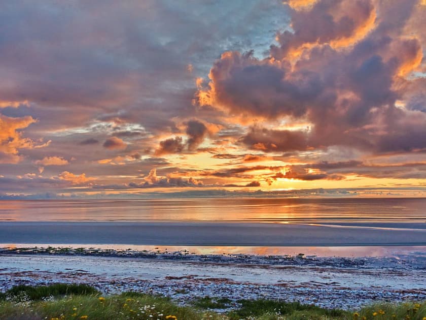 The beautiful Howbeg beach at sunset | Padraig’s Cottage, Howbeg (Tobha Beag), Isle of South Uist