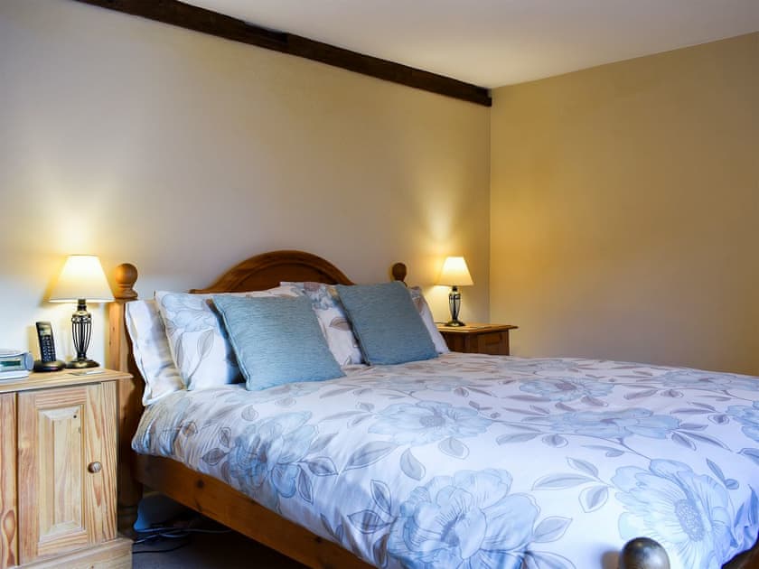 Double bedroom | Pebbles, Portland