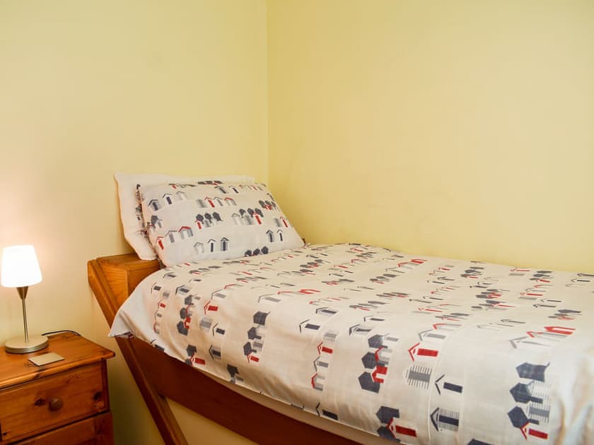 Single bedroom | Pebbles, Portland