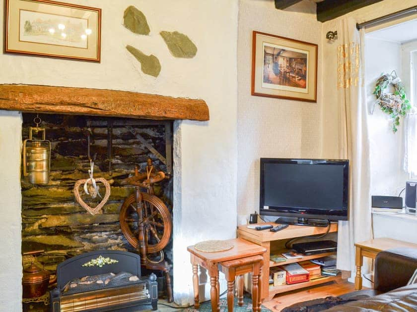 Couter Cottage In Chapel Stile Near Ambleside Cumbria Book