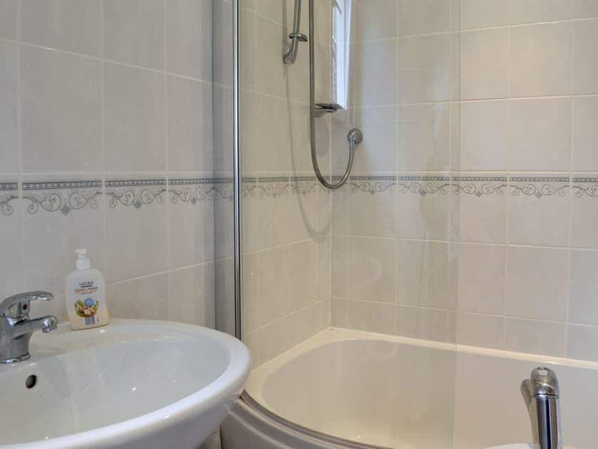 Family bathroom with shower over the bath | Seal View, Burnmouth, near Eyemouth
