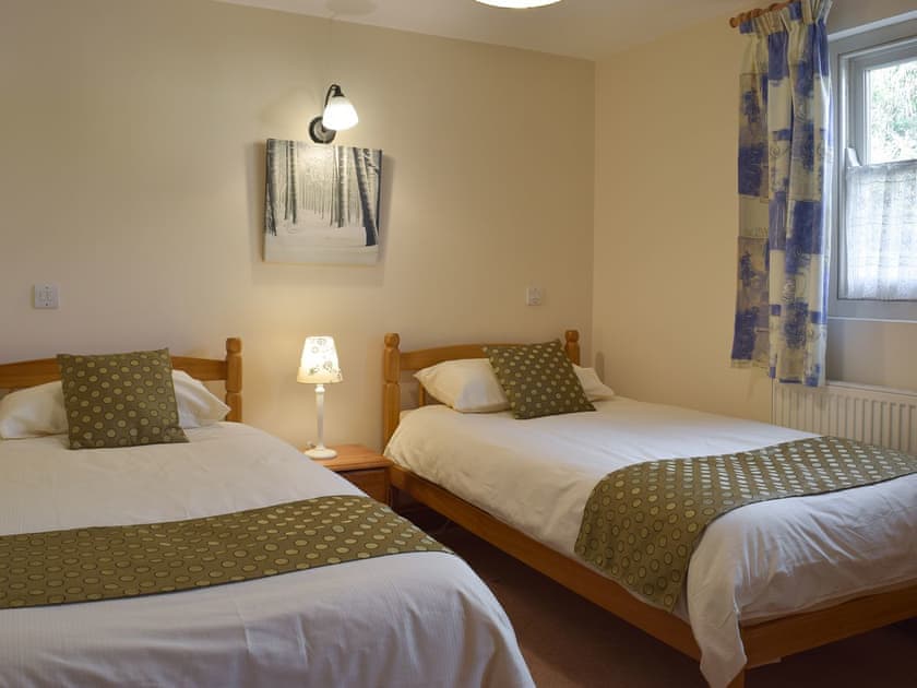 Twin bedroom | Gwili Cottage - Upton Hall Cottages, Nantgaredig, near Llandeilo