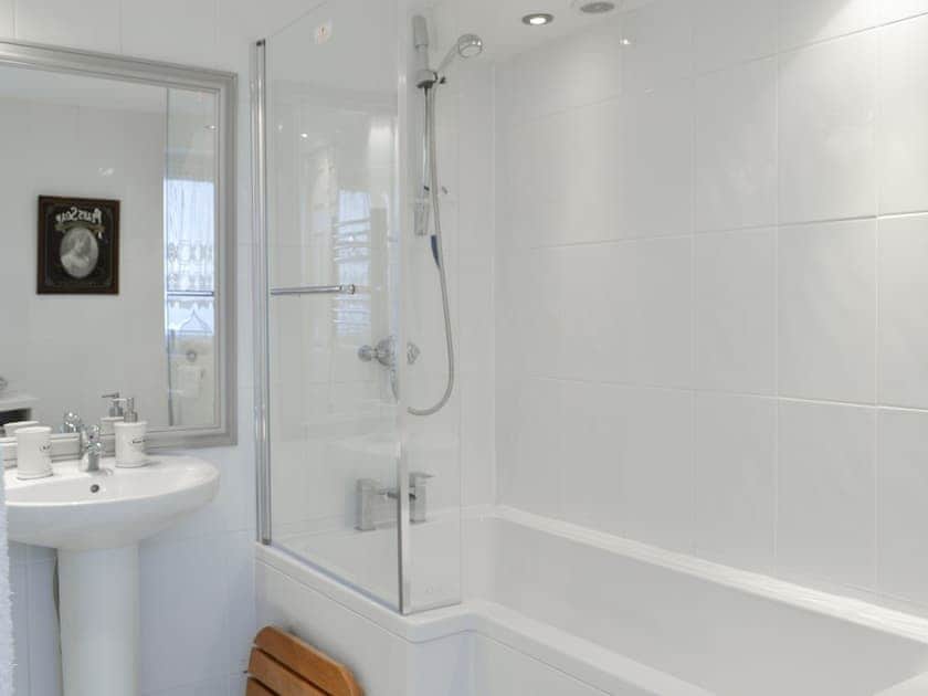Bathroom | Ruach, Gardenstown, near Macduff