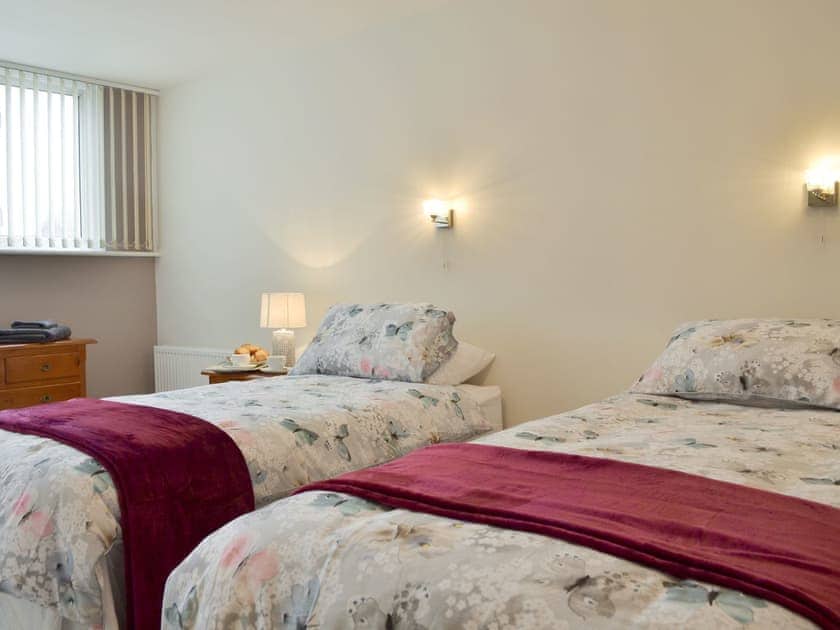 Comfortable twin bedroom | The Warren, Whitstable