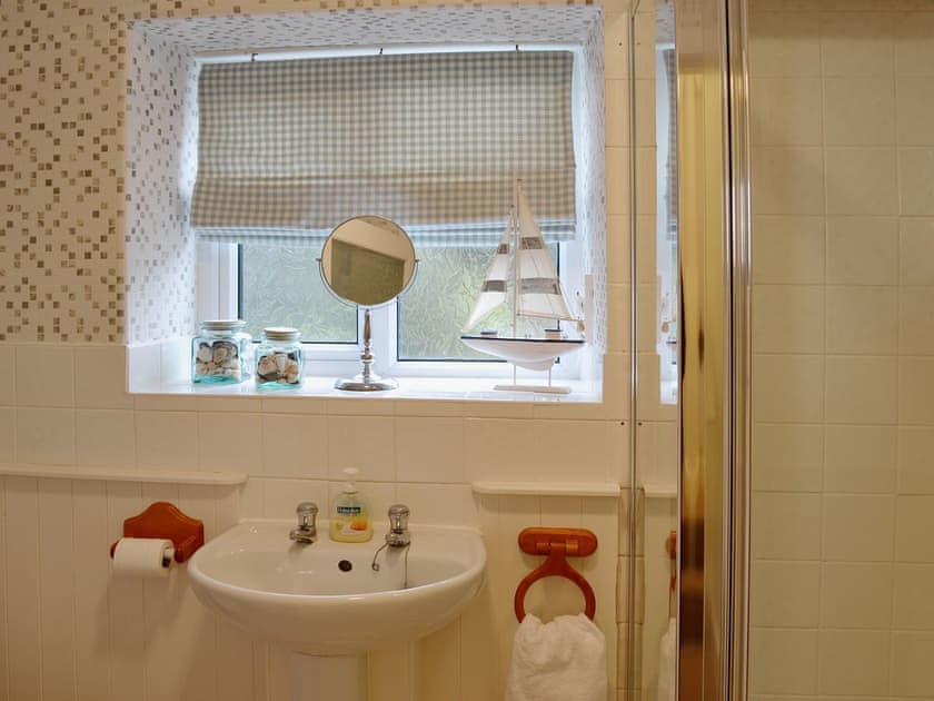 Shower room | Rhosmair, Llanaber, near Barmouth