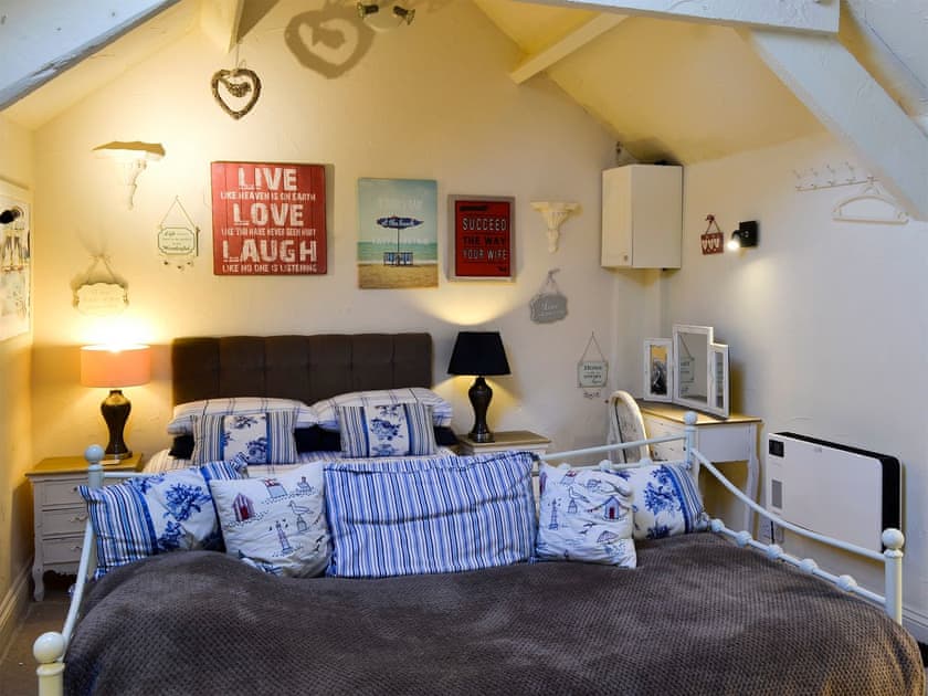 Double bedroom with additional single bed | Goleufryn, Abersoch