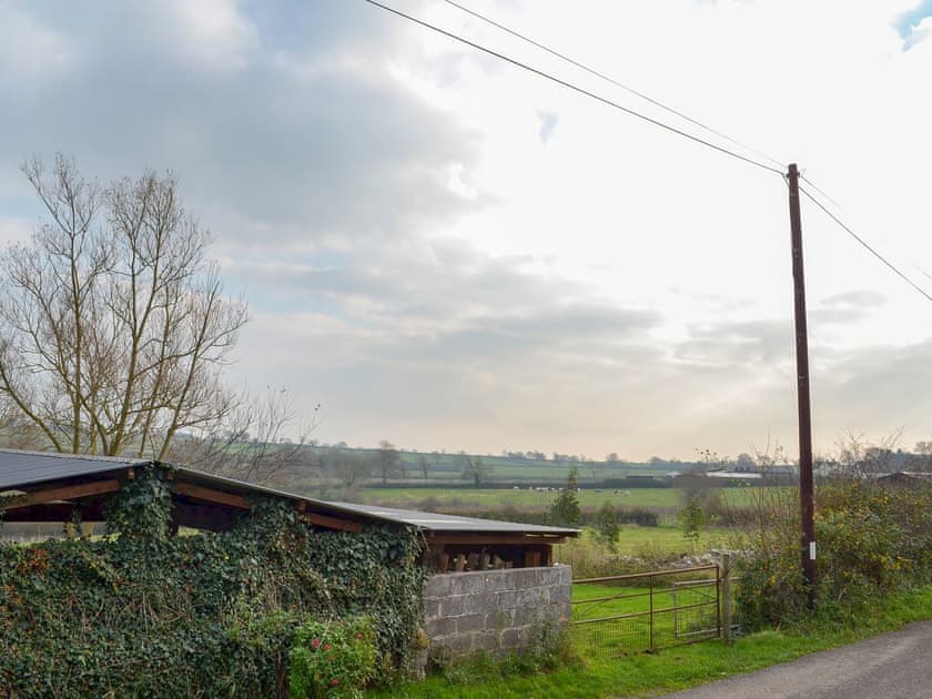 Tranquil rural surroundings | Hopedene Cottage, Weare, near Axbridge