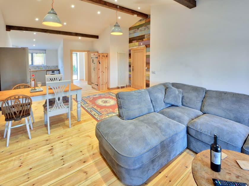 Spacious open plan living space | Dornfelder - Rossiter’s Vineyard Barn, Wellow, near Yarmouth