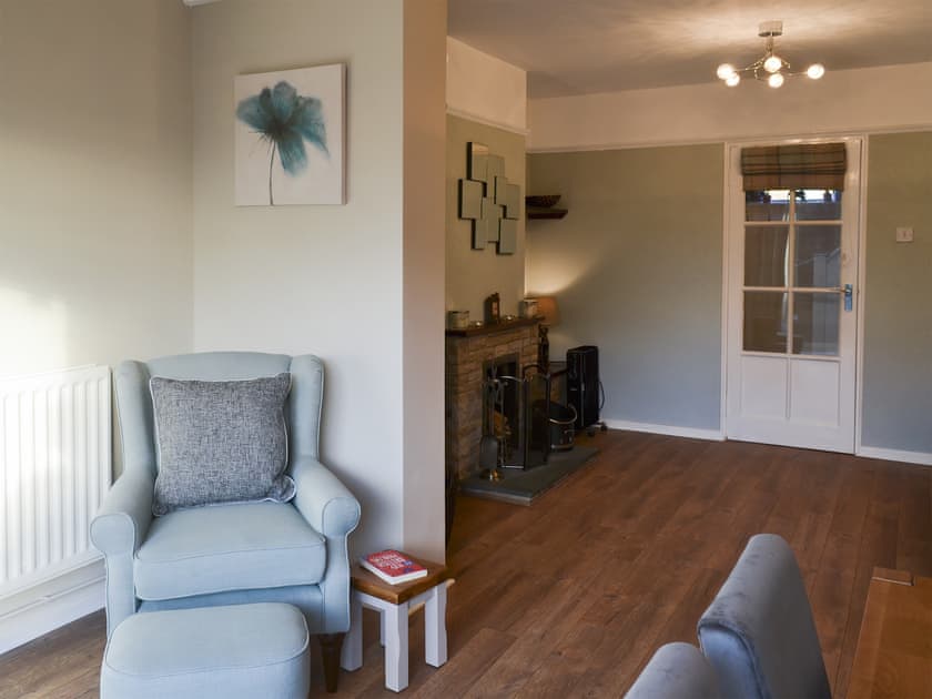 Spacious living/dining room | Waggy Tails, Seahouses, near Alnwick