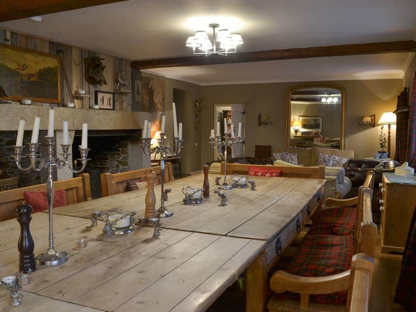 Large dining table | The Shooting Lodge, Colquite, Washaway