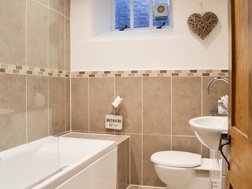 Bathroom with shower over the bath | Low White Stones - White Stones, Ambleside