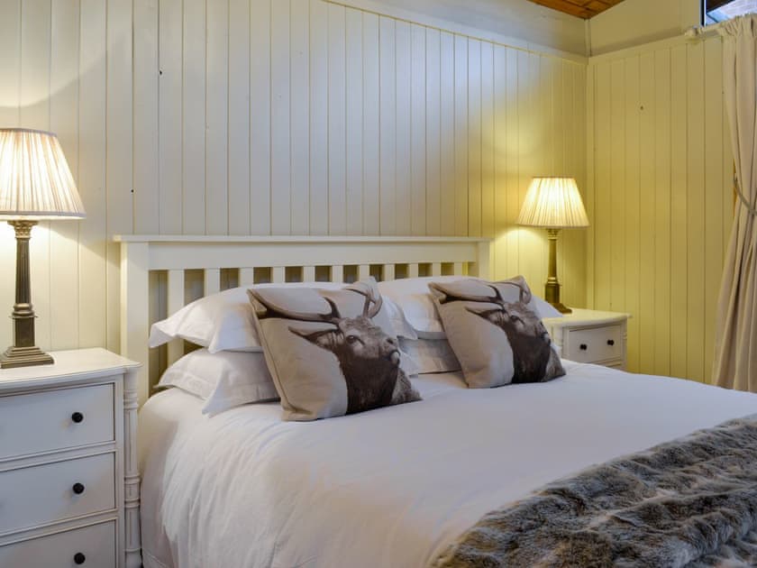 Relaxing en-suite double bedroom | Pampita Lodge - Tickton Hall Cottages, Beverley