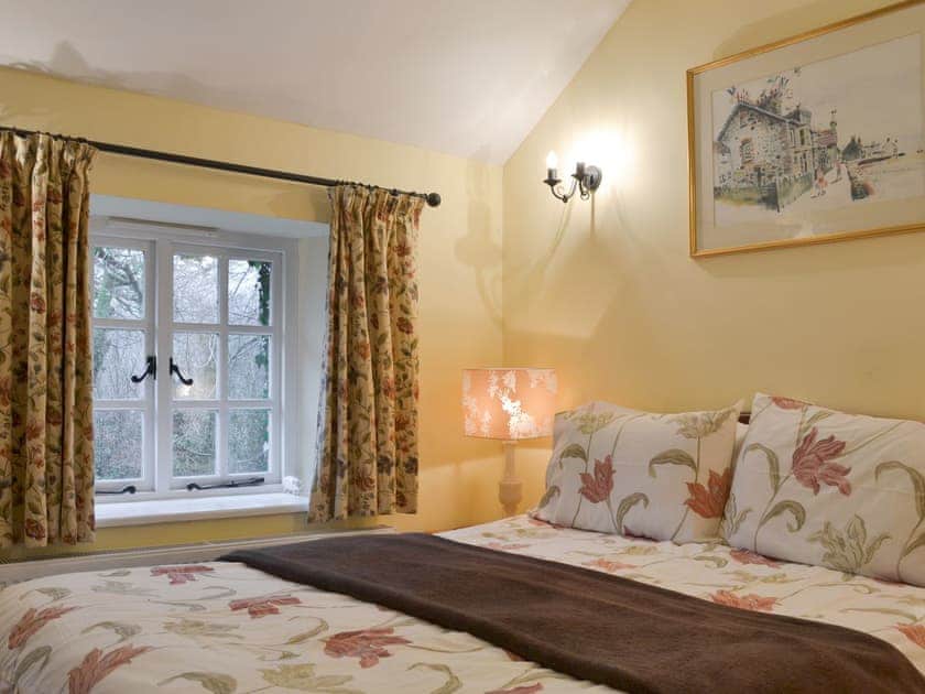 Relaxing en-suite double bedroom | Quarrymans Cottage, Golberdon, near Callington