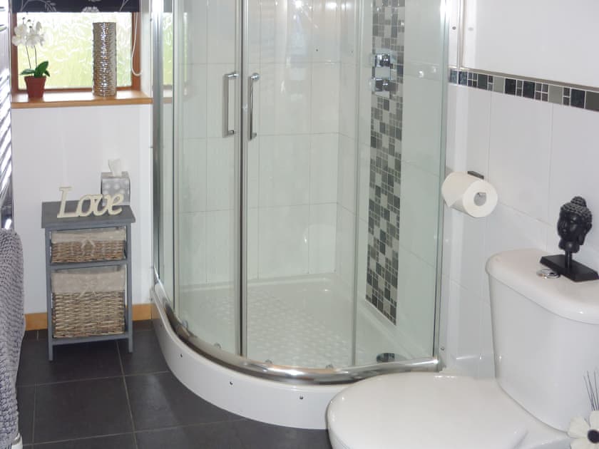 Shower room | Bwthyn Meulan, Llandwrog, near Caernarfon