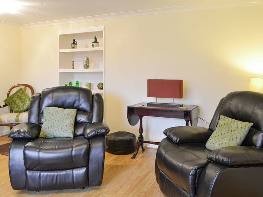Welcoming living room | Sylvan Cottage - Rousland Cottages, Linlithgow