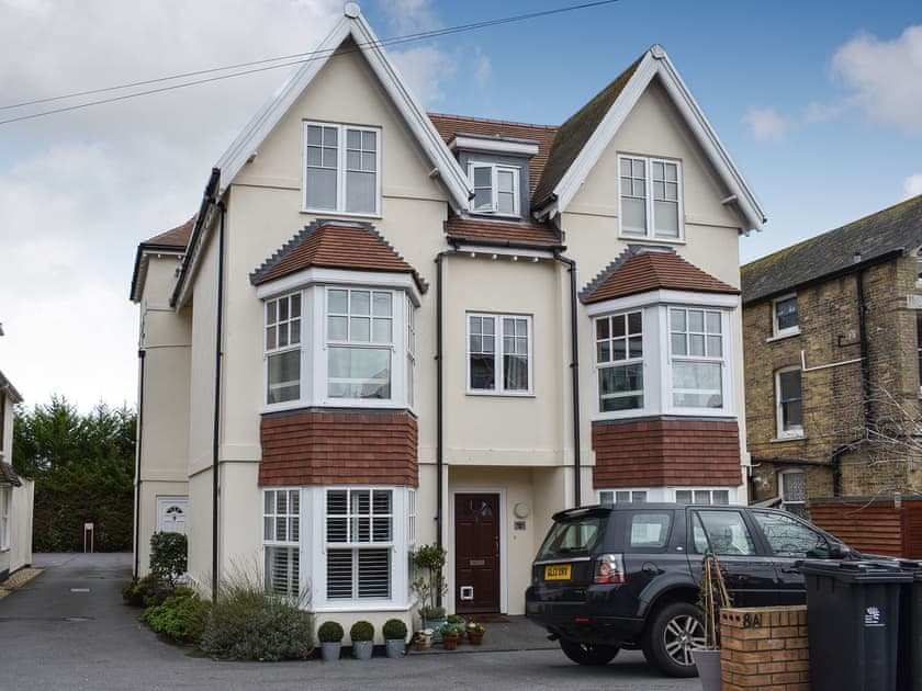 Ground floor, spacious and modern, open plan apartment | Ship Shape, Weymouth