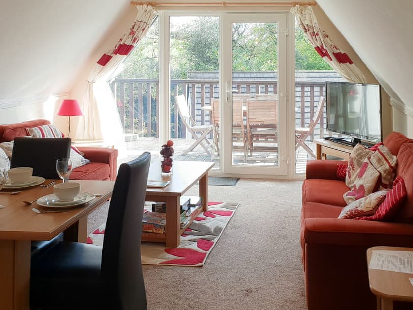 Light and airy living/ dining room | Valley Lodge 47, Gunnislake, near Callington