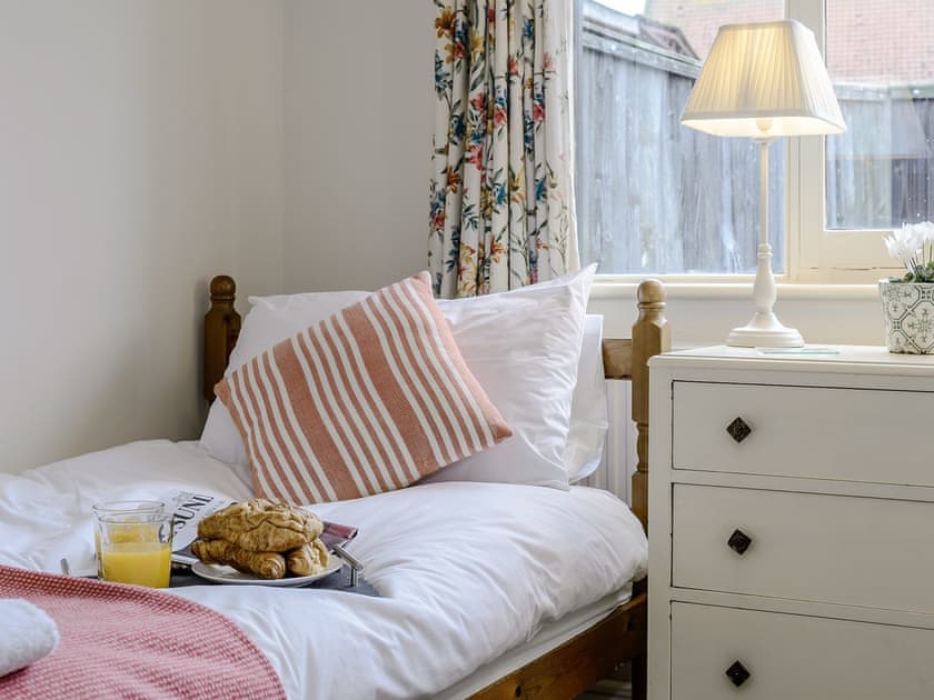 Twin bedroom | The Old Saddlery, Colkirk, near Fakenham