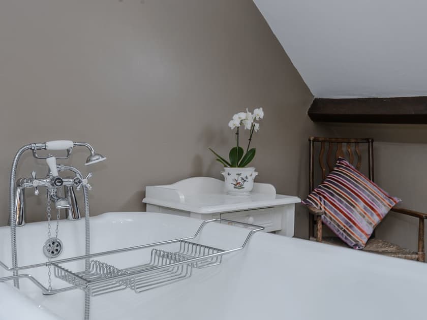 Roll top bath | The Old Saddlery, Colkirk, near Fakenham
